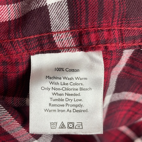 Woman’s Eddie Bauer Red Plaid Button Up Medium - Picture 4 of 4